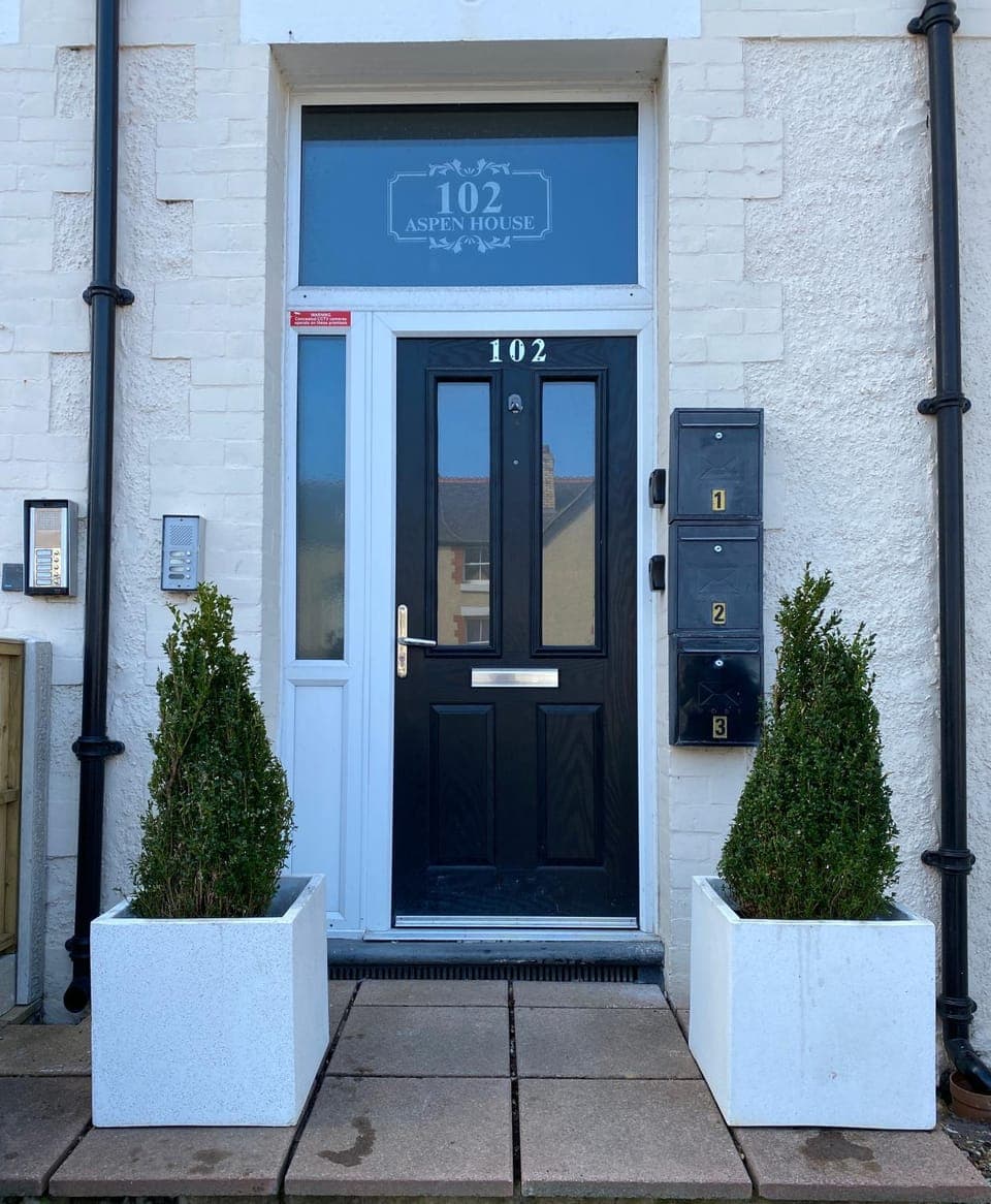 Property building, Facade/entrance