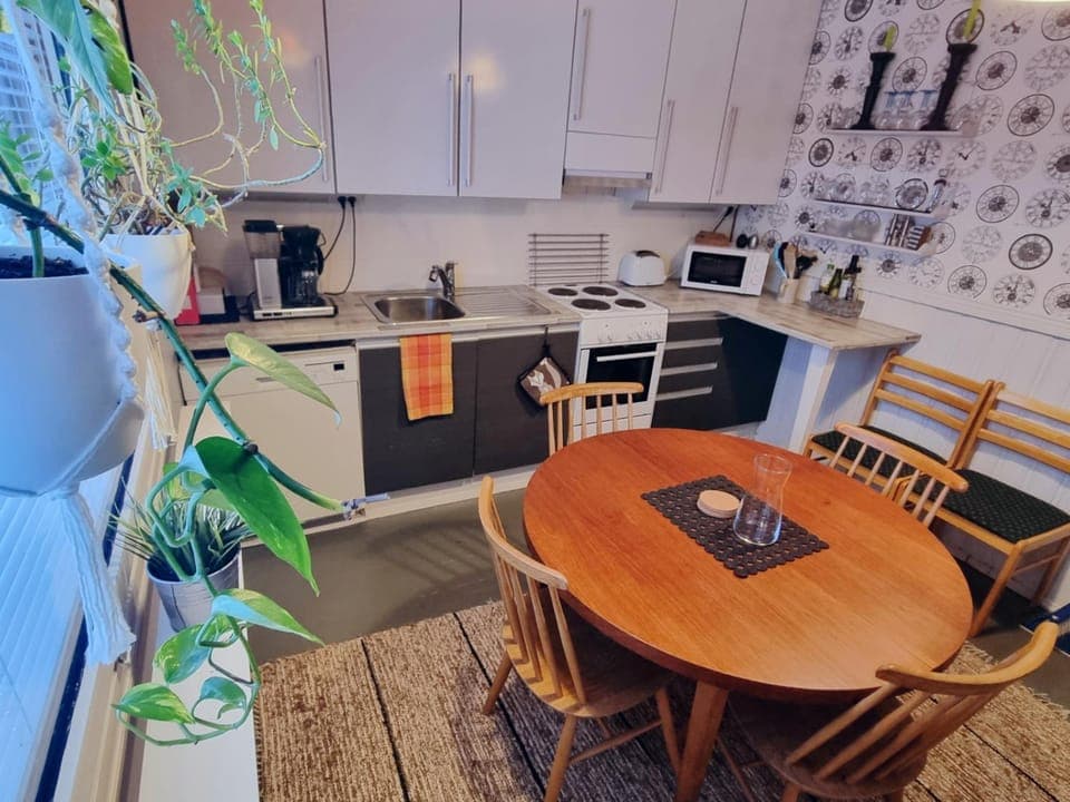 Coffee/tea facilities, Kitchen or kitchenette, Dining area, dishwasher, minibar, pet friendly, stove, toaster