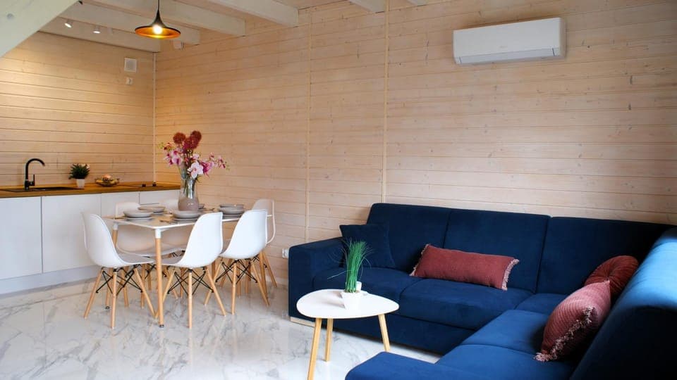 Kitchen or kitchenette, Living room, Seating area, Dining area, air conditioner