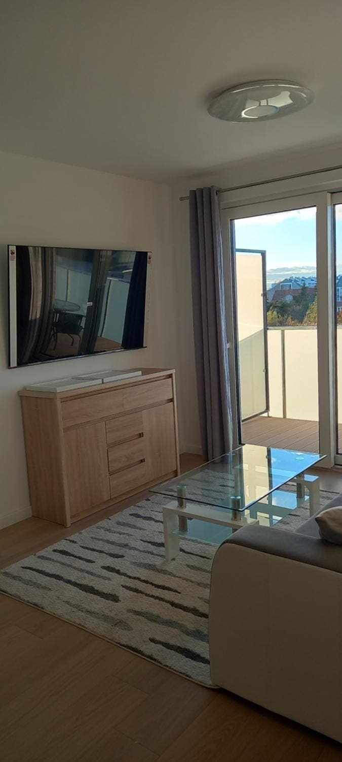 Bed, TV and multimedia