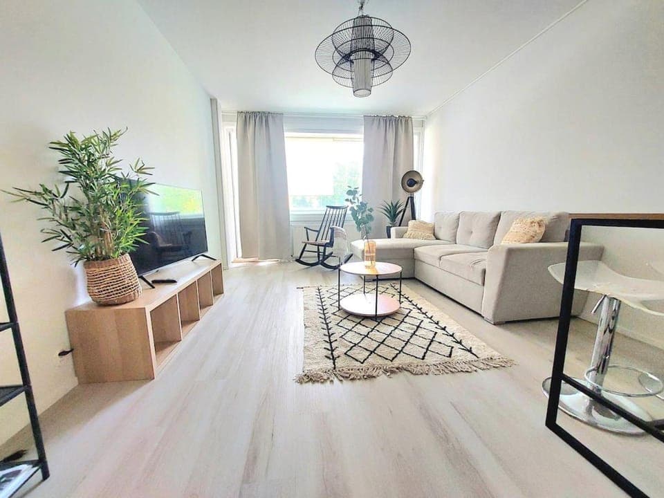 Great location, AC, Parking, EV loading, WIFI Apartment in Turku