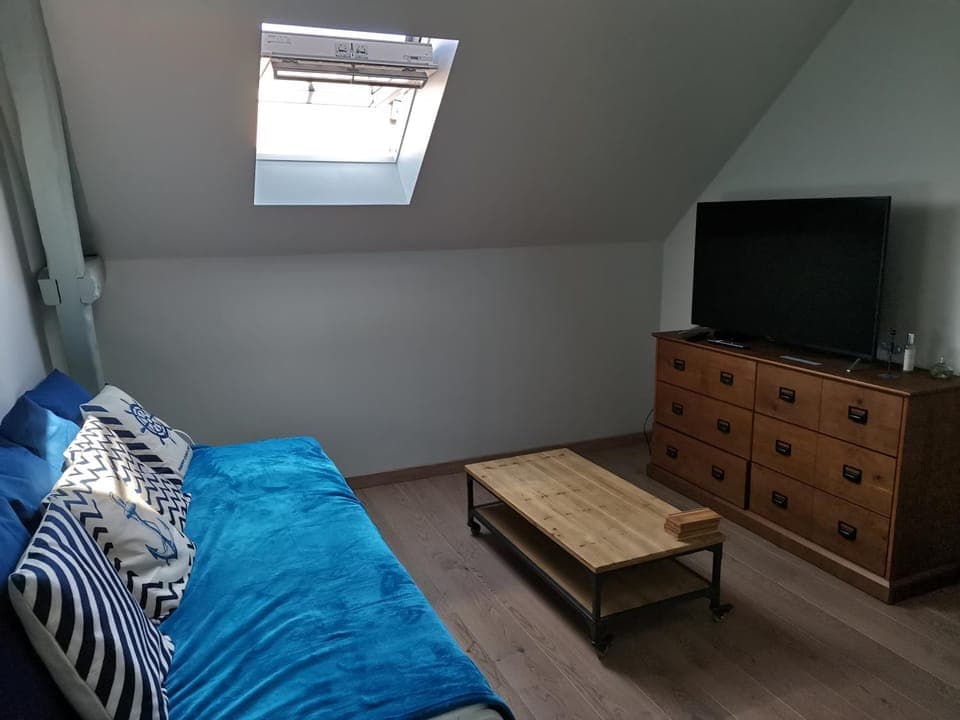 TV and multimedia, Seating area