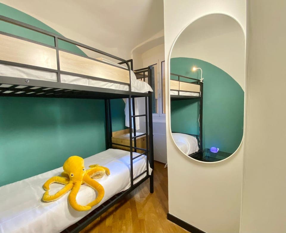 Photo of the whole room, Bedroom, bunk bed