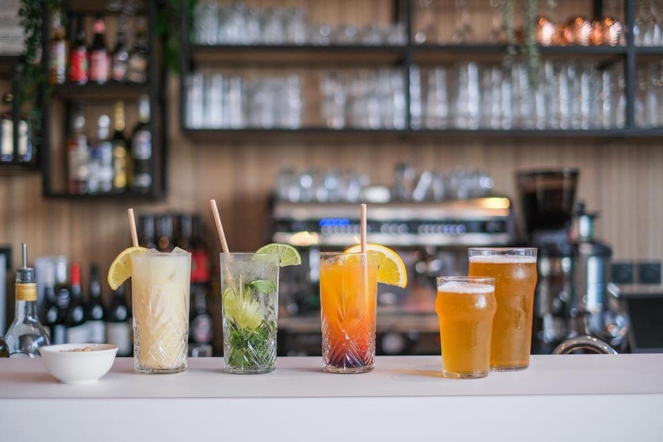 Lounge or bar, Drinks