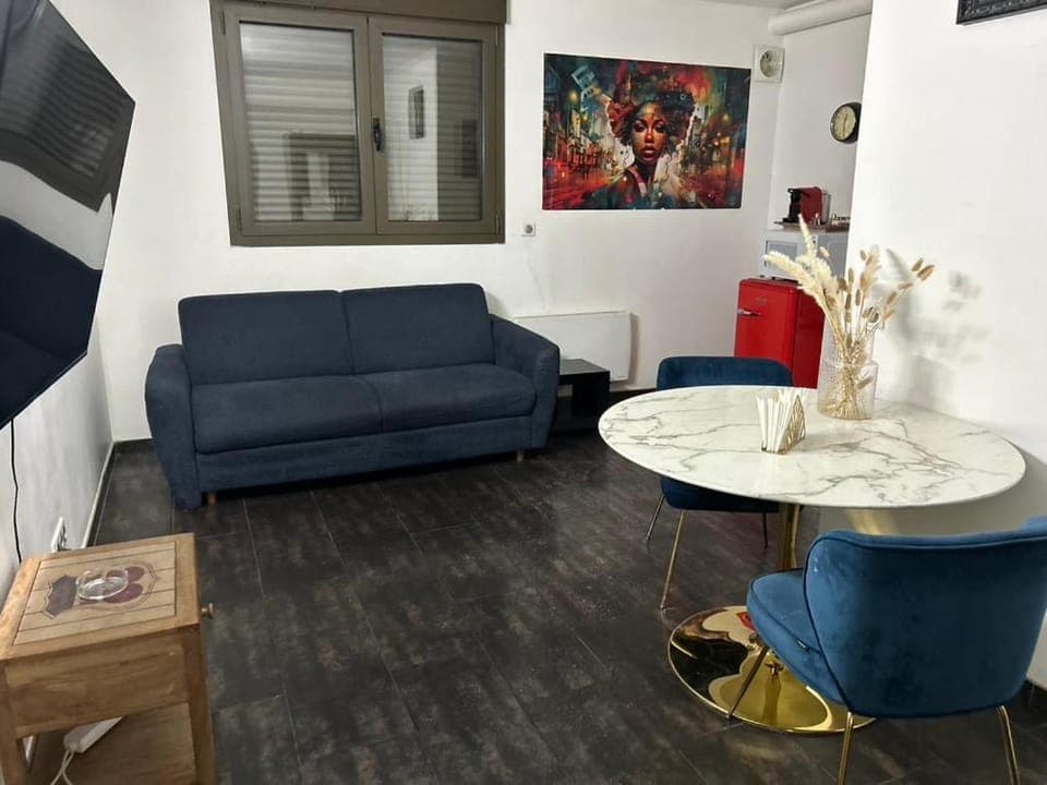 TV and multimedia, Living room, Seating area