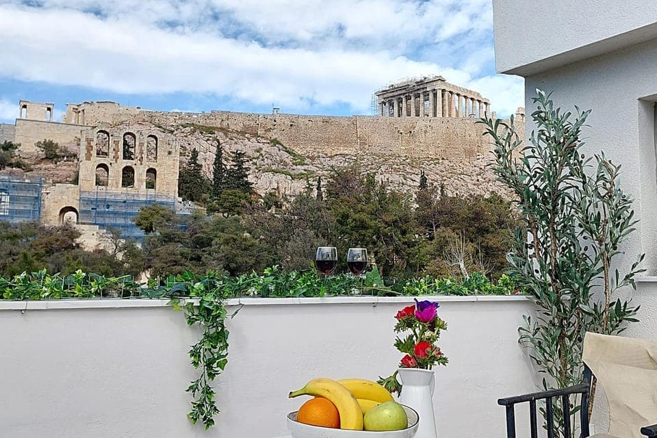 Day, Landmark view