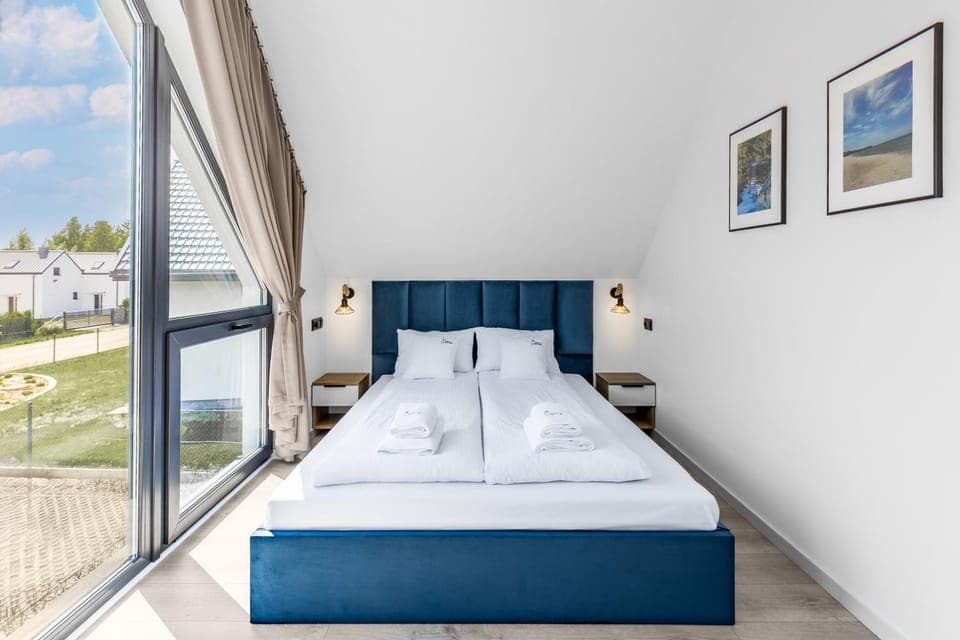 Bed, View (from property/room), Photo of the whole room, Bedroom