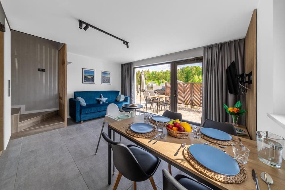 TV and multimedia, View (from property/room), Balcony/Terrace, Living room, Seating area, Dining area