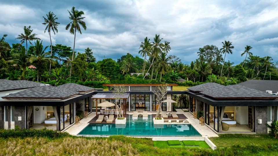 Property building, Garden, Garden view, Pool view, Swimming pool, internet, sunbed