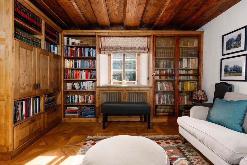 Library, Living room, Seating area
