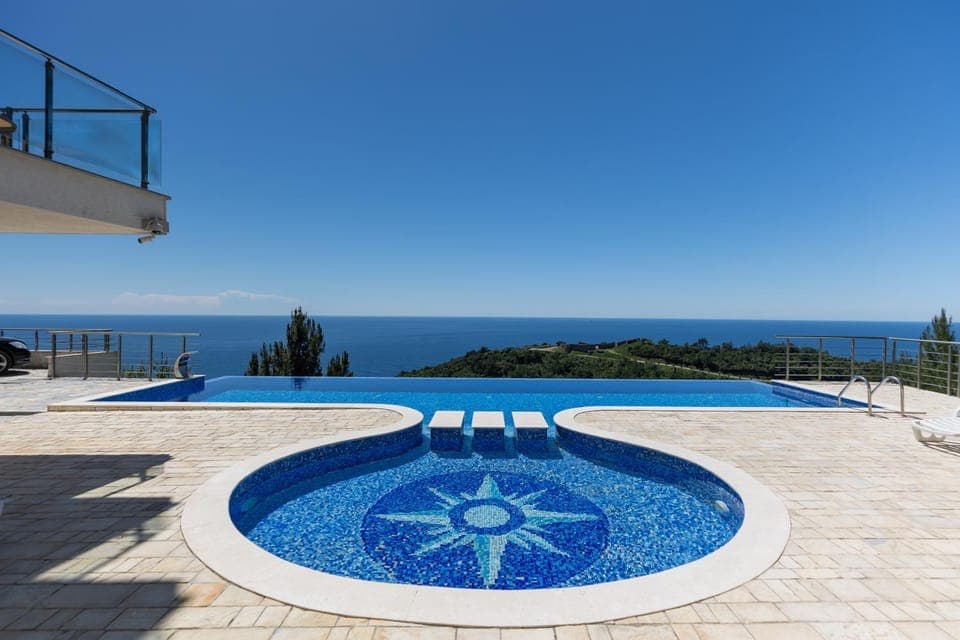 Pool view, Sea view, Swimming pool, sunbed