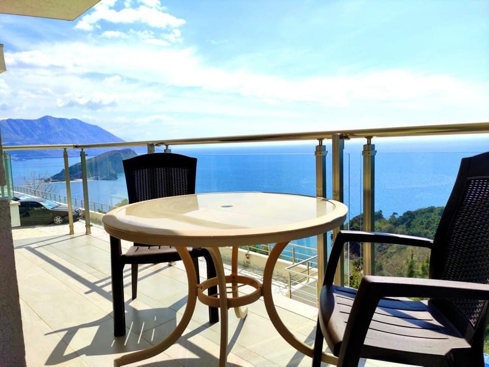 View (from property/room), Balcony/Terrace, Sea view