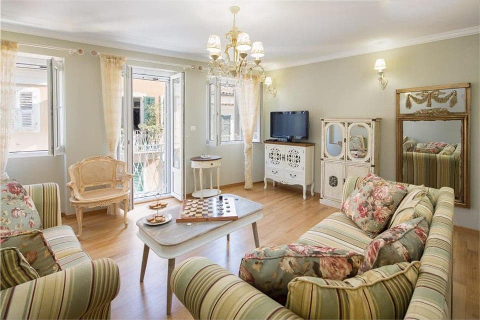 TV and multimedia, Living room, Seating area