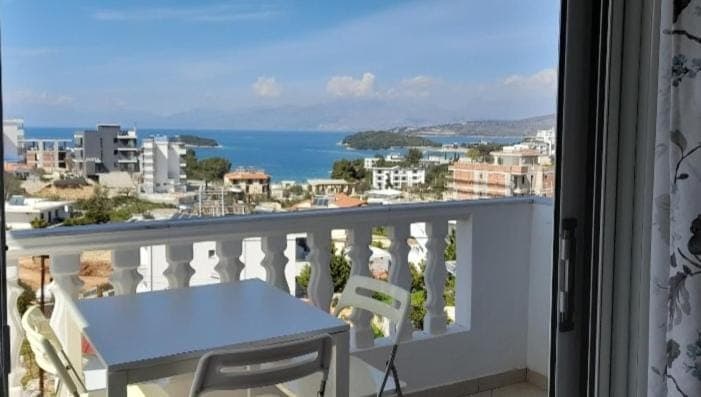 Natural landscape, View (from property/room), Balcony/Terrace, Dining area, Sea view
