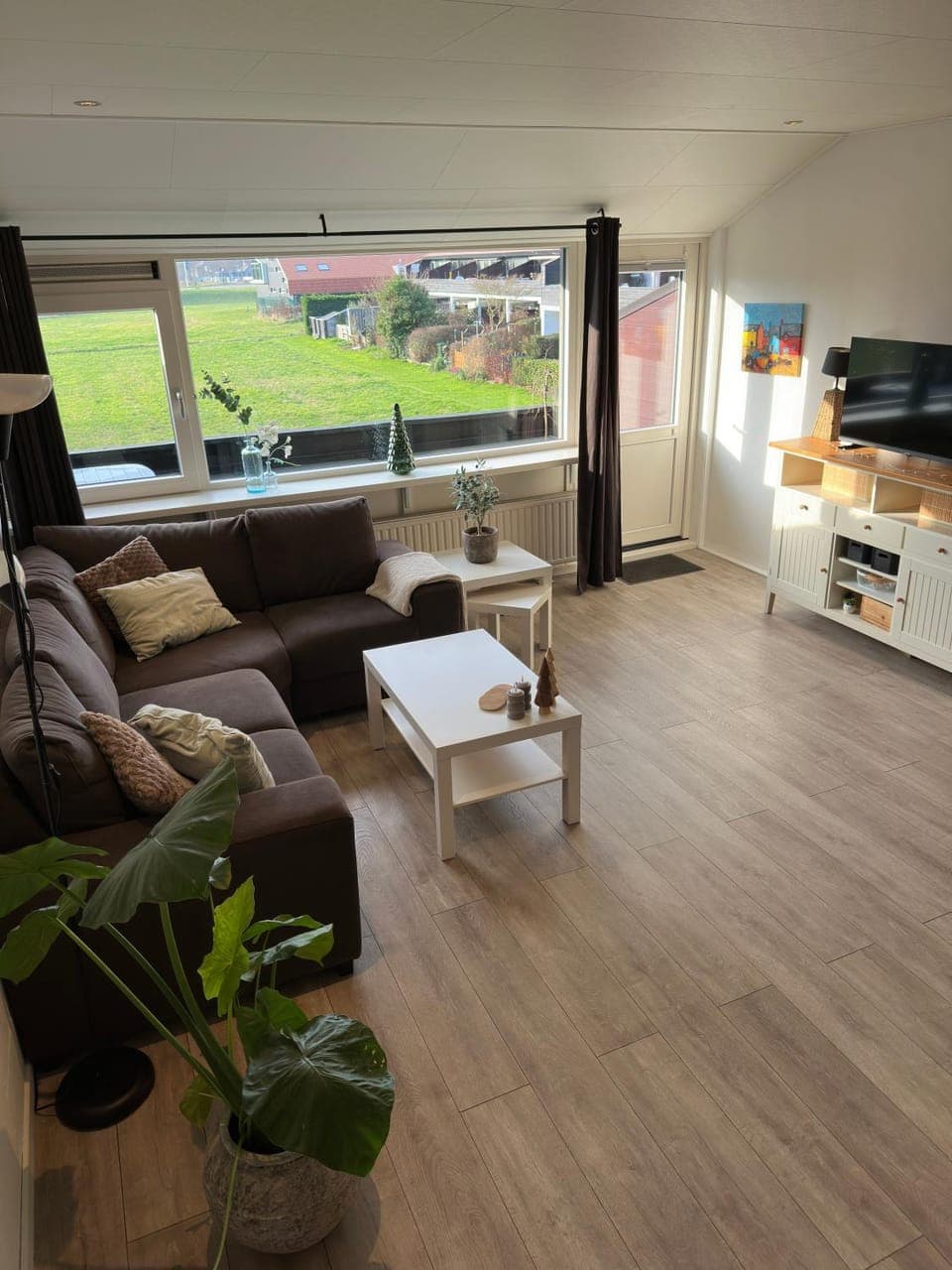 TV and multimedia, Living room, Seating area