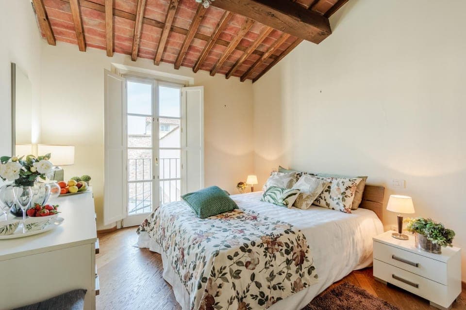 Helene Smart Flat with Elevator inside Lucca Apartment in Capannori