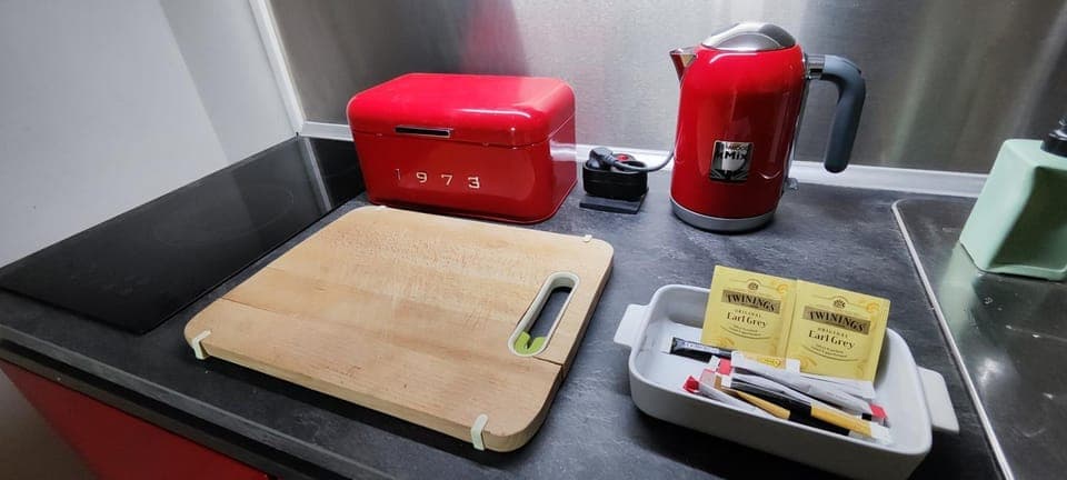 Kitchen or kitchenette