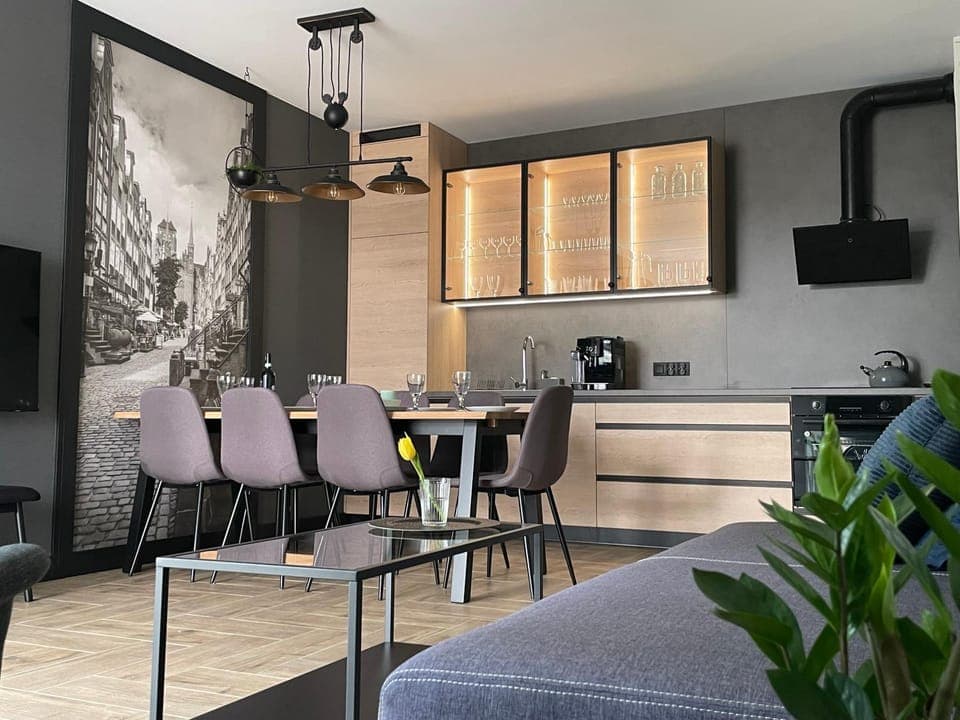 Communal lounge/ TV room, Kitchen or kitchenette, Living room, microwave, oven, stove