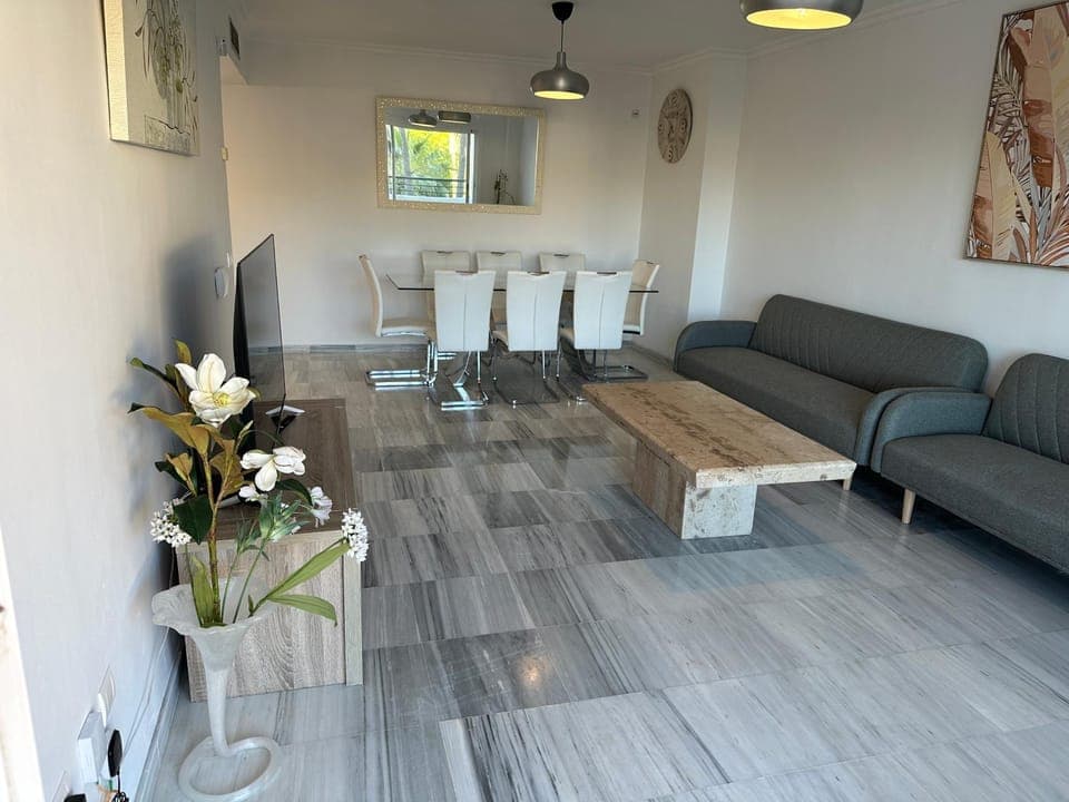 TV and multimedia, Living room, Dining area, Dinner, Dinner