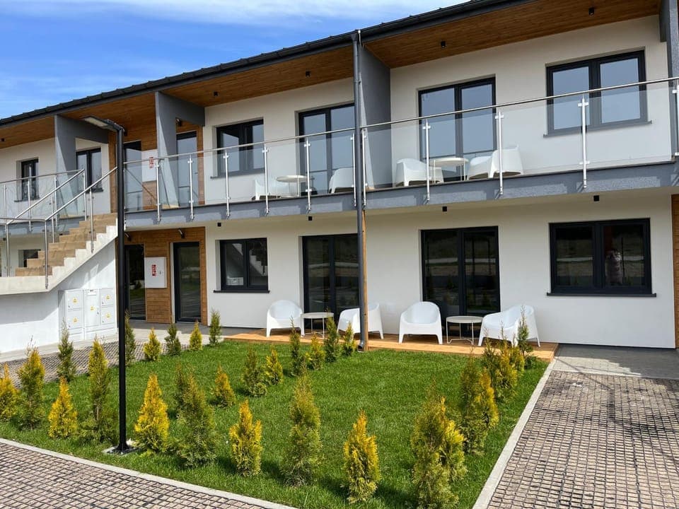 Property building, Garden, Balcony/Terrace, Garden view