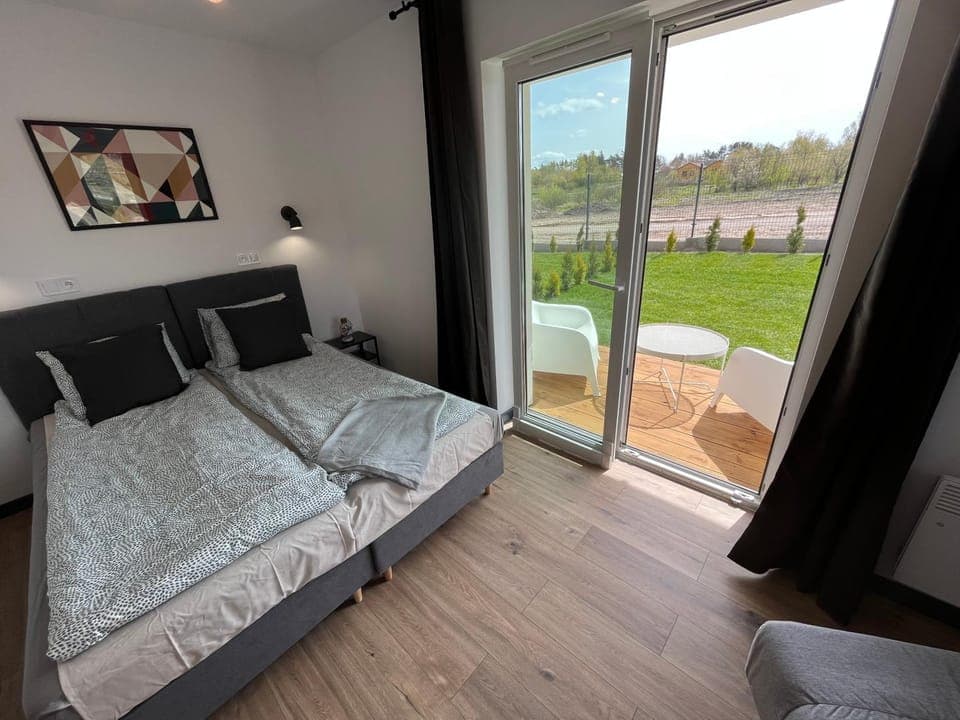 Bed, Photo of the whole room, Seating area, Bedroom, Garden view