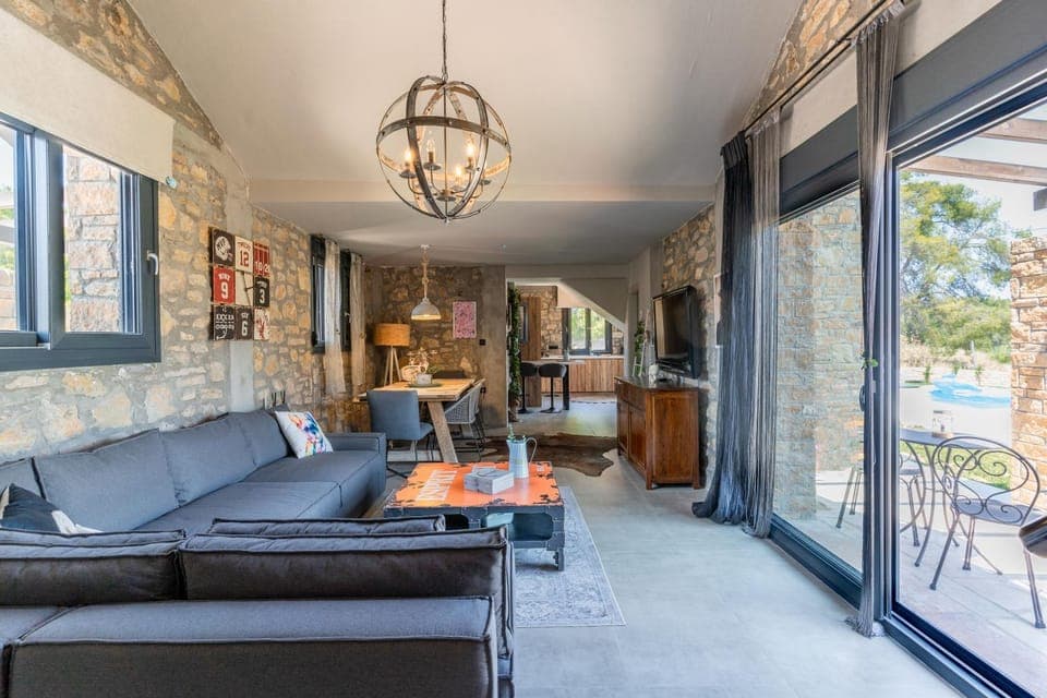 Seating area, Dining area