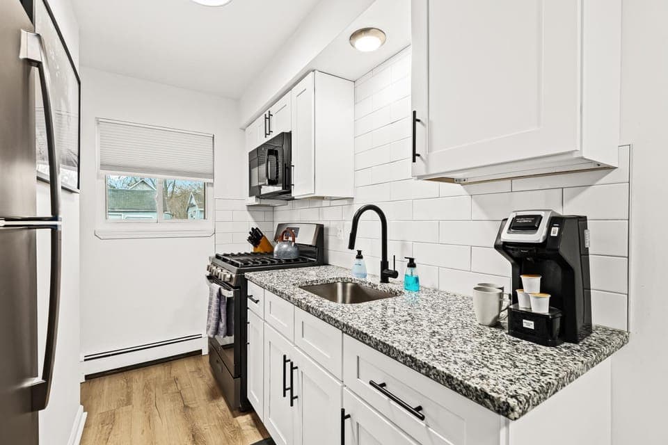 Cozy Modern 1BR Close to Downtown Apartment in Mount Clemens