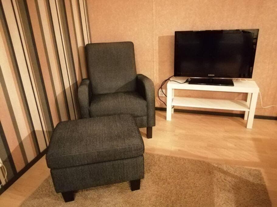 Tilava kahden makuuhuoneen asunto pihalla Apartment in Finland
