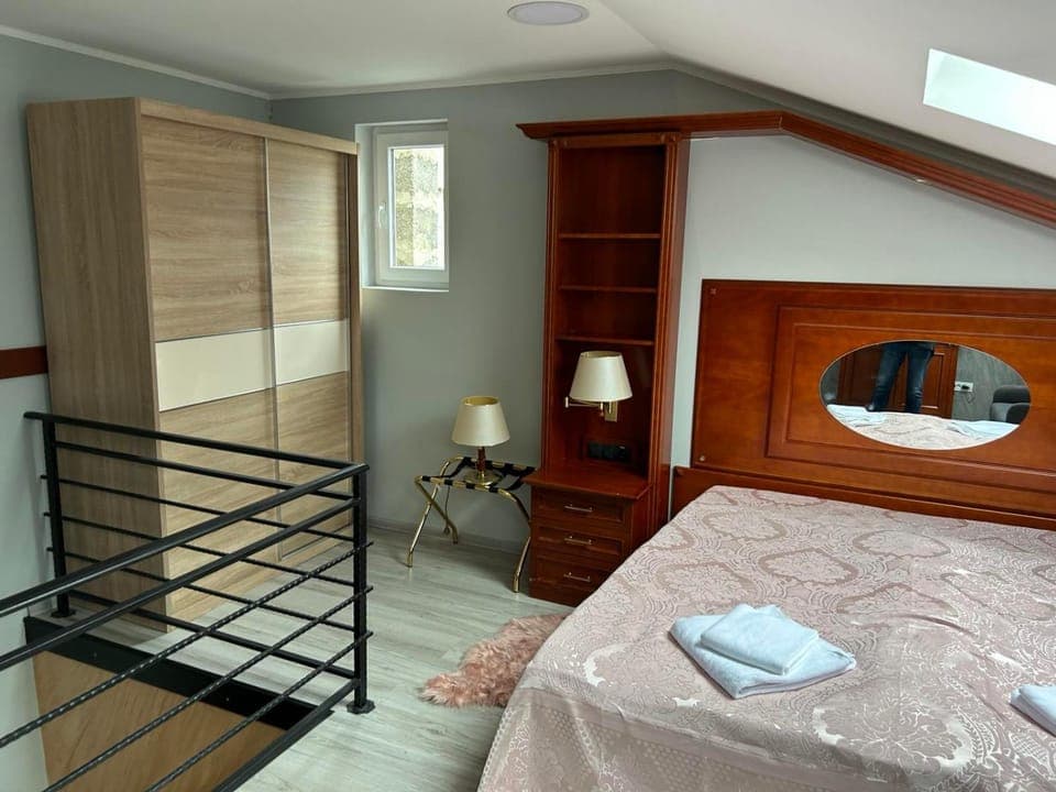 Kitchen or kitchenette, Parking, locker, locker, kitchen, kitchen