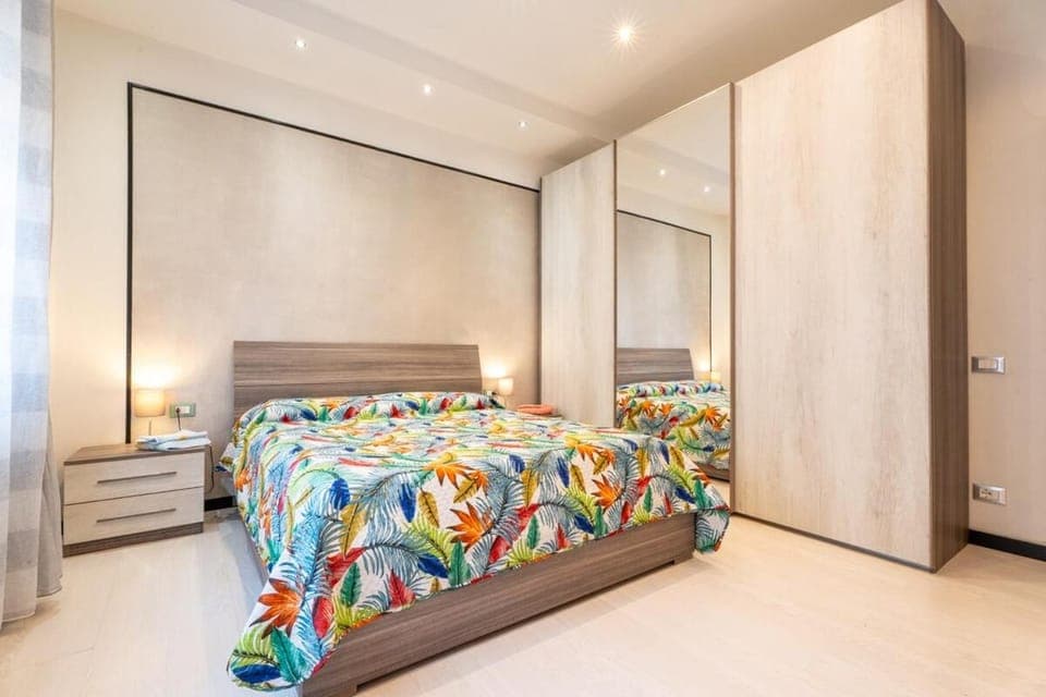 Bed, Photo of the whole room, Bedroom, wardrobe