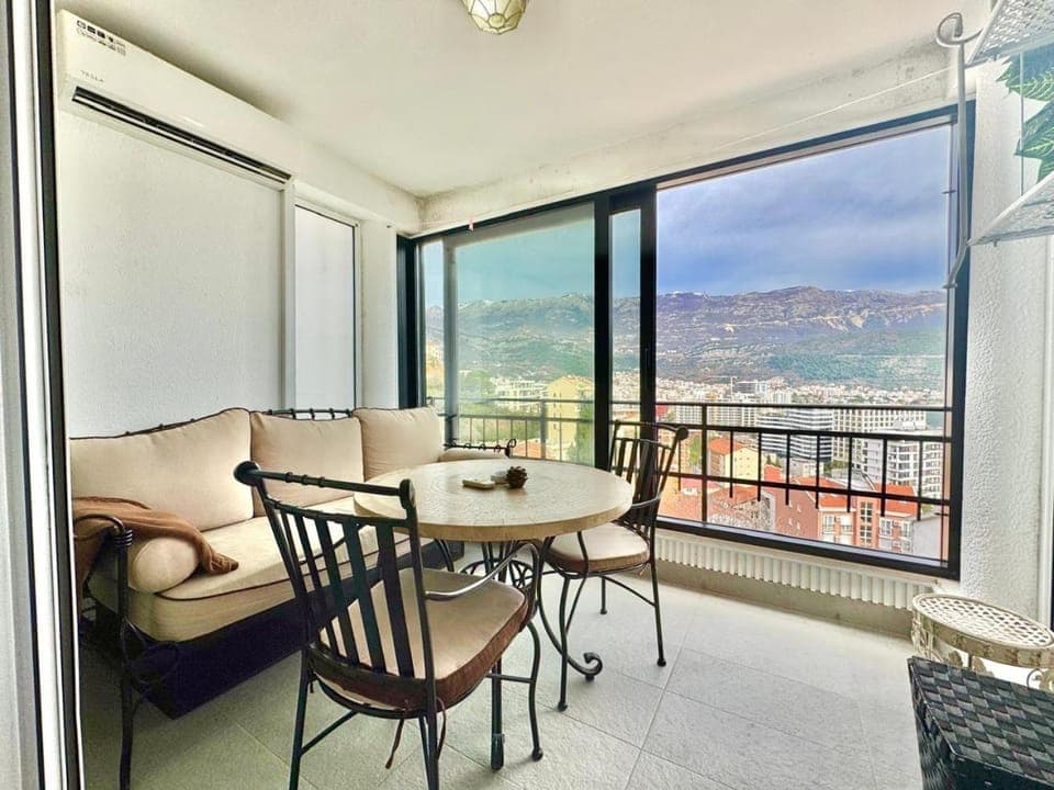 Balcony/Terrace, City view