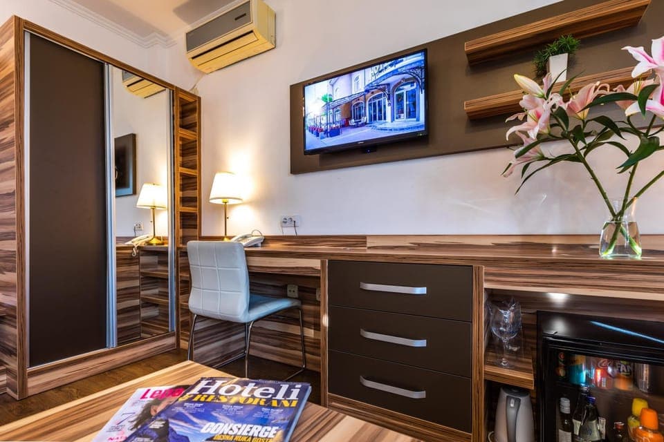 hair dresser, oven, wardrobe, air conditioner