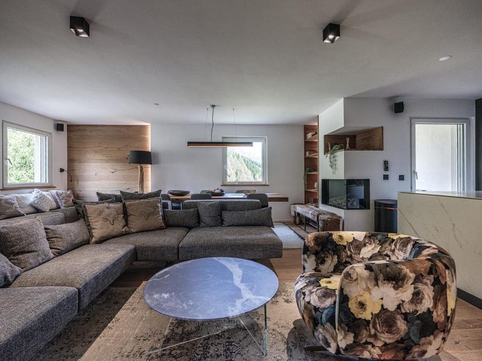 Communal lounge/ TV room, Living room, Evening entertainment