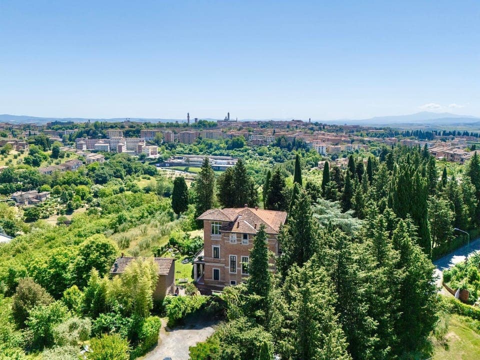 Property building, Nearby landmark, Neighbourhood, Natural landscape, Bird's eye view, City view