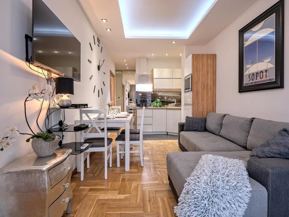 Kitchen or kitchenette, Living room