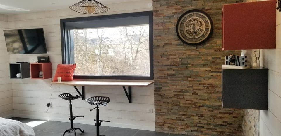 TV and multimedia, Dining area