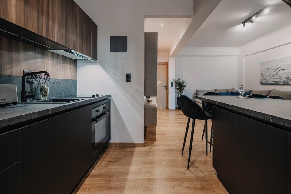 Dining area, dishwasher, pet friendly, stove