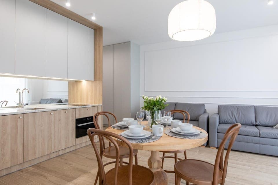 Kitchen or kitchenette, Living room, Seating area, Dining area