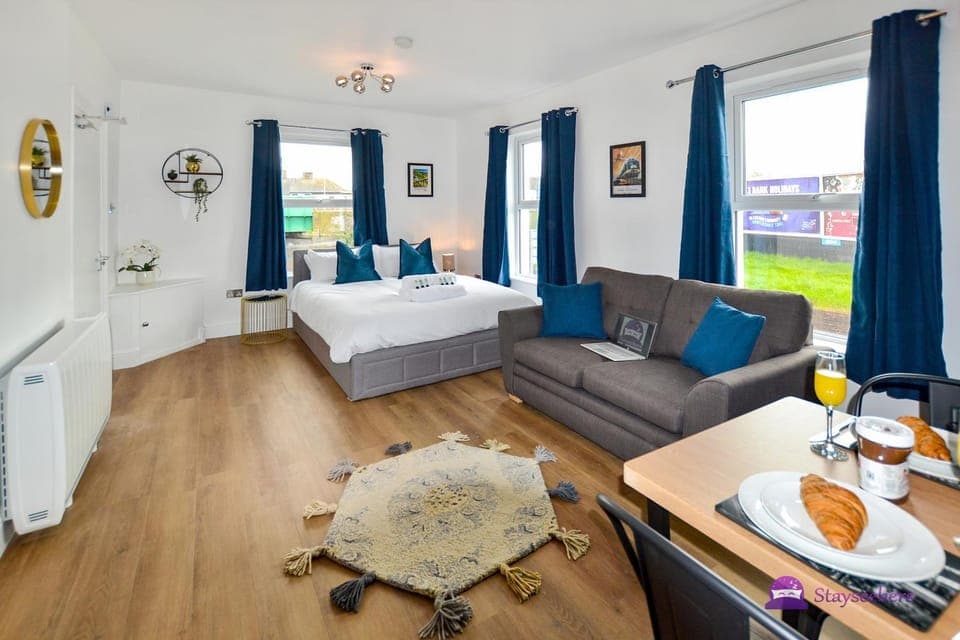 Bed, Living room, Dining area