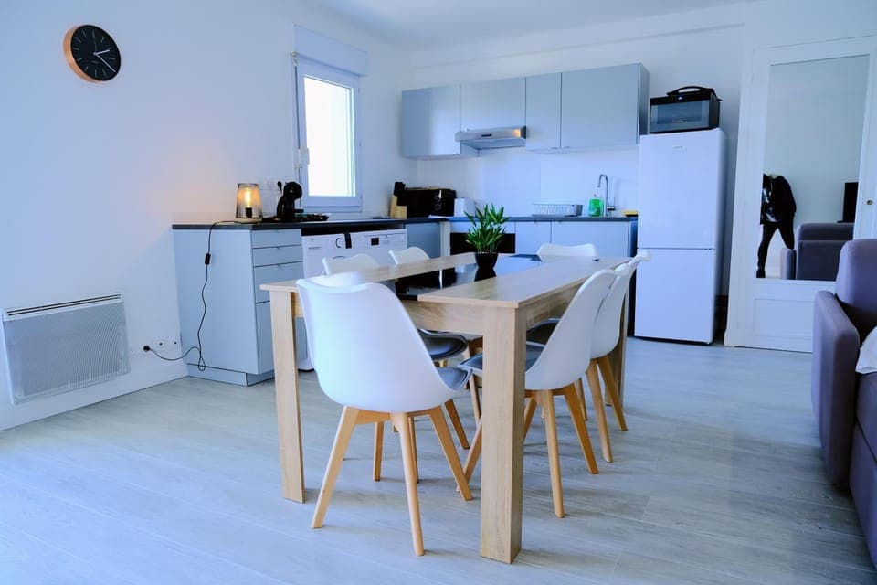 Seating area, Dining area