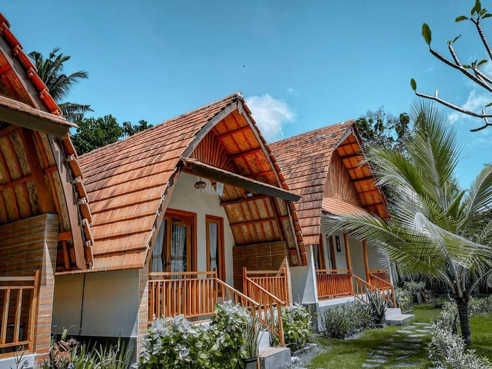 Property building, Day