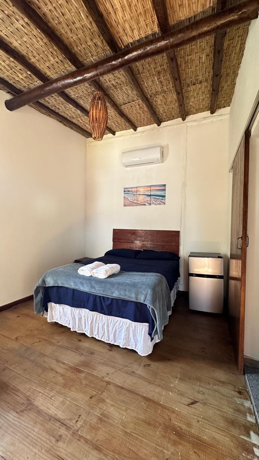 Bed, Photo of the whole room, Bedroom, air conditioner