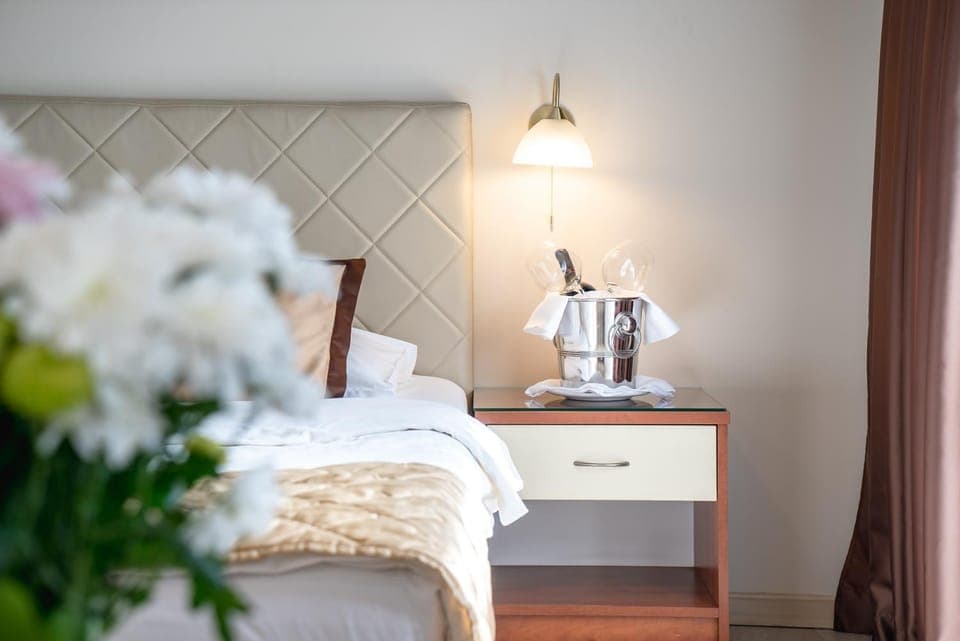 Bed, Photo of the whole room