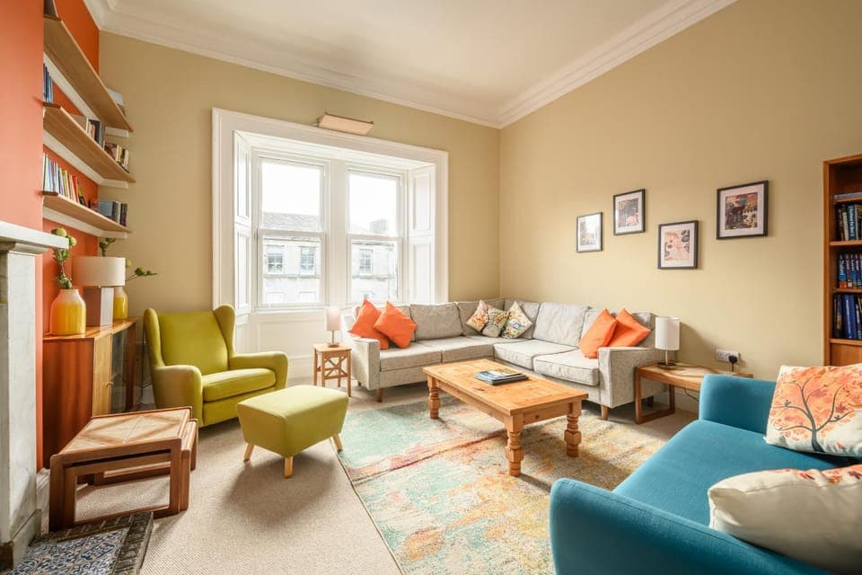 Library, Living room, Seating area