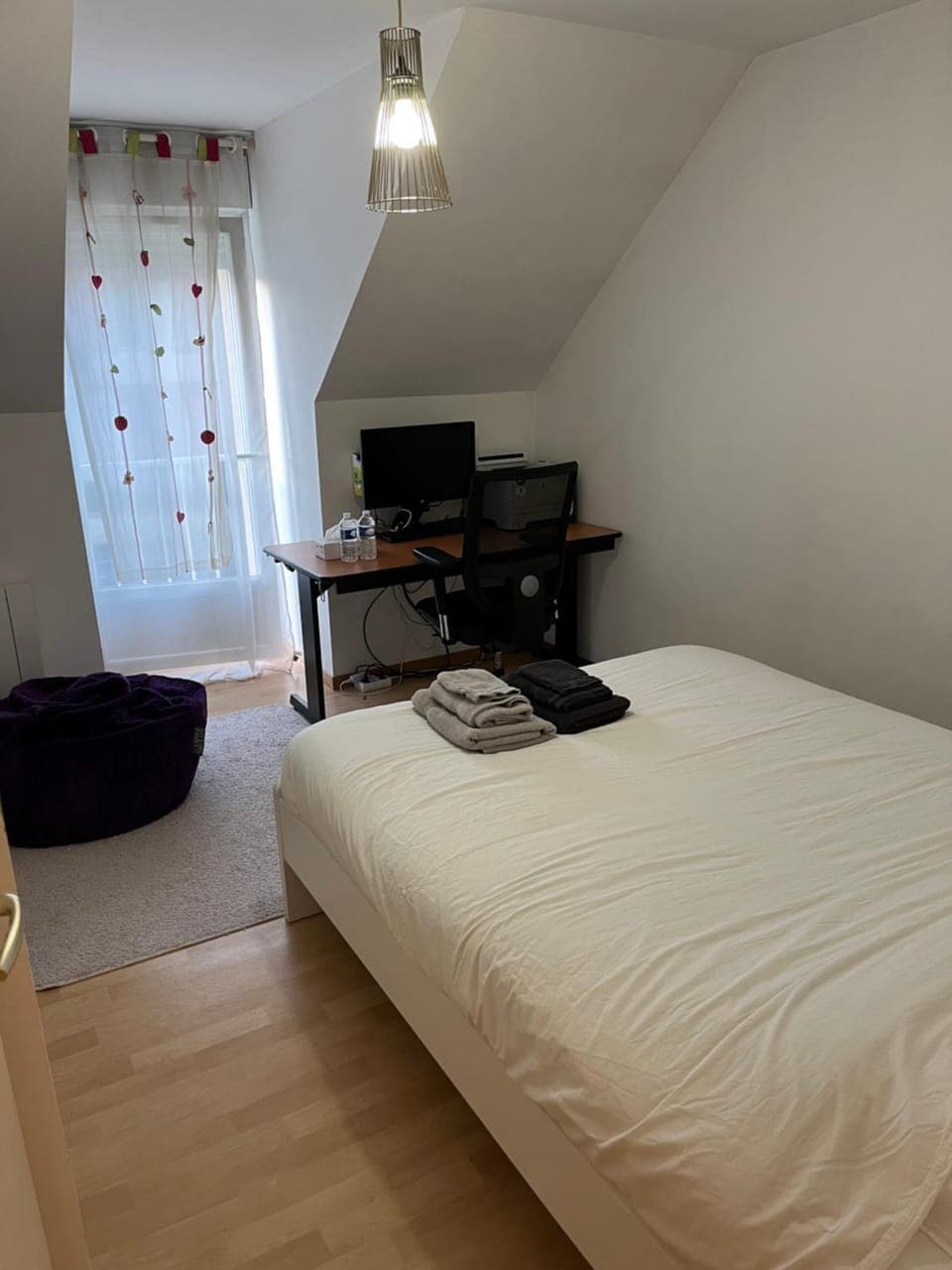 Bed, Photo of the whole room