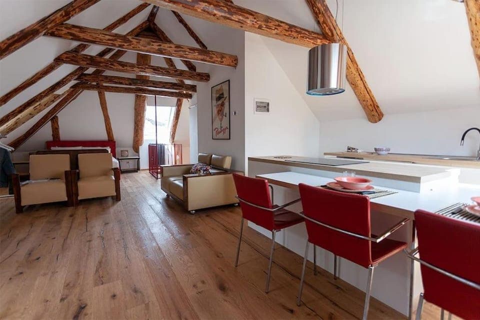 Kitchen or kitchenette, Living room