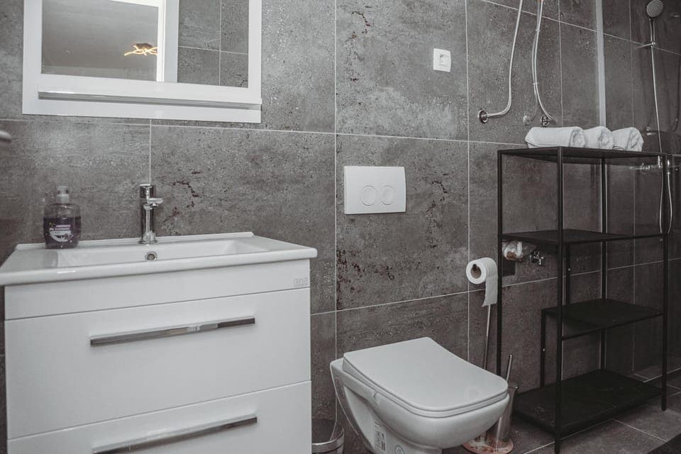 Shower, Toilet, Bathroom