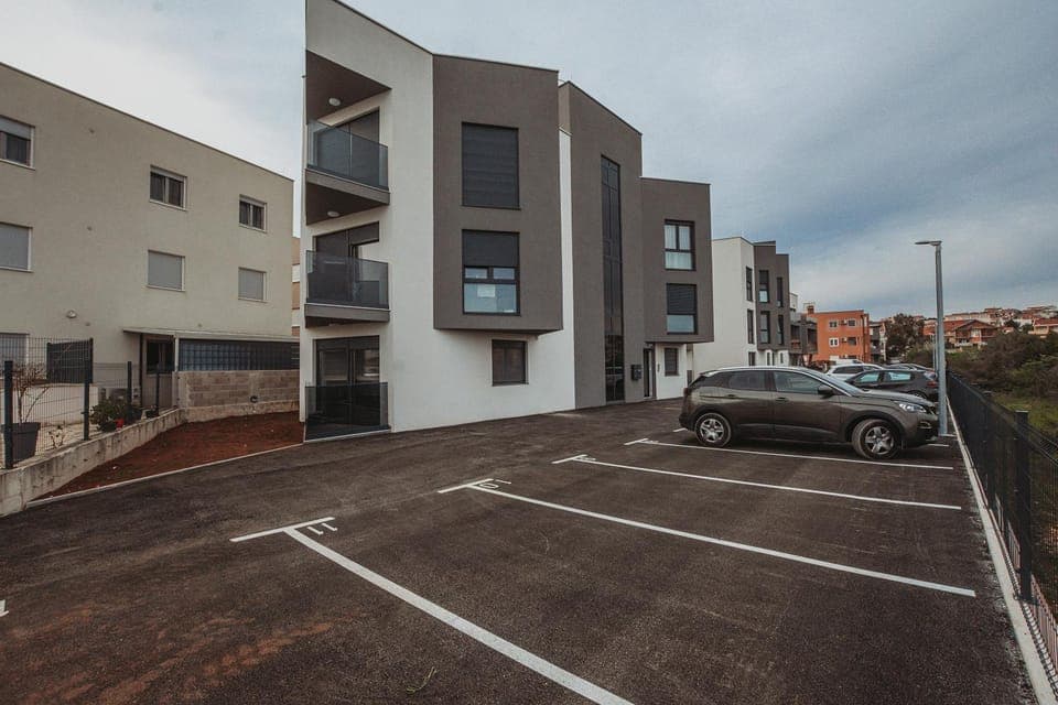 Property building, Neighbourhood, Street view, Parking