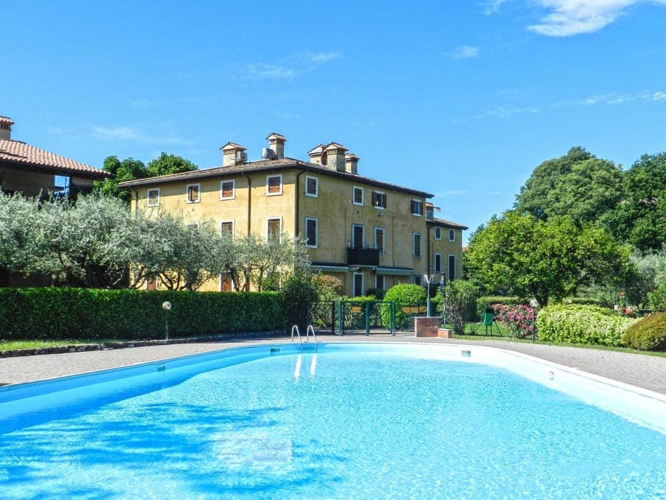 Property building, Balcony/Terrace, Swimming pool