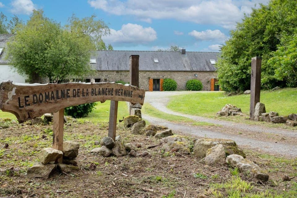 Property logo or sign, Garden view